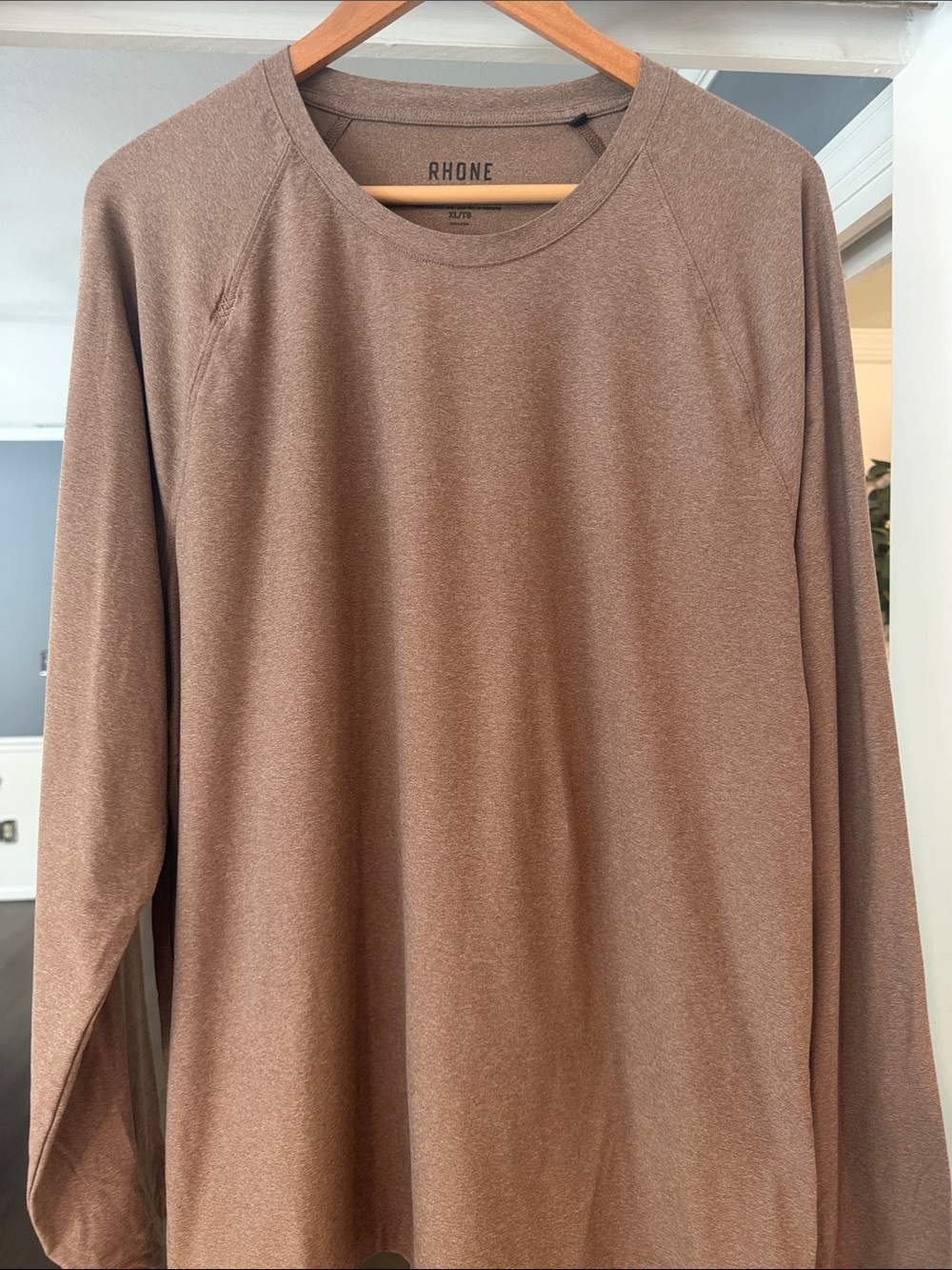 Men’s RHONE Reign Long-Sleeve Shirt in Brown Heather